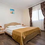 Sorriso Mamaia Nord 公寓式酒店 3*